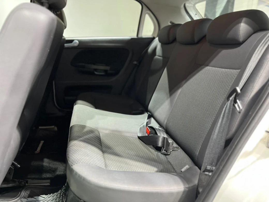imagen 0 de vehiculo con id 2215